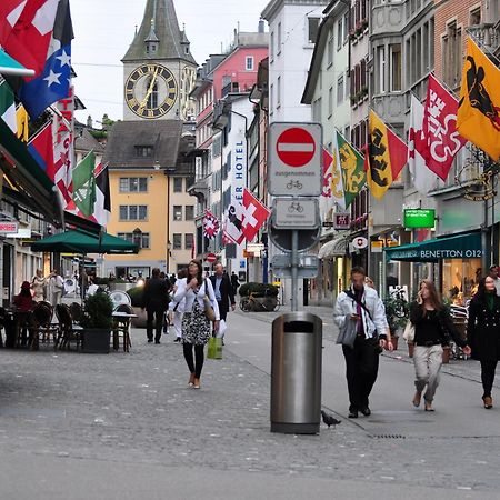 Pedestrian Area Close To Bahnhofstrasse Zurich Bagian luar foto